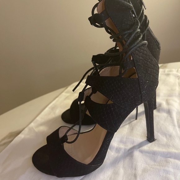 Sexy Lace Up Heels Vices - European Designer! - Picture 13 of 15
